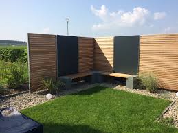 Sichtschutz Fur Den Garten Aus Larche Trespa Hpl Auf Mass In 2020 Sichtschutzzaun Garten Sichtschutzwand Garten Sichtschutz Garten