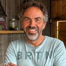 Van hotel als filmset tot haar zoons: alles wat je moet weten over Adrienne  van Winter Vol Liefde 2025