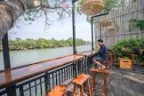 ริมคลองกาแฟสด อัมพวา จังหวัด สมุทรสงคราม