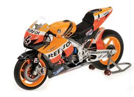 Minichamps 1 12 Honda Rc212v Diecast Model Motorcycle 123111104 This Honda Rc212v Andrea Dovizioso Moto Gp 2011 Diecast Model Motorcycle Is Repsol Livery An