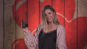 Her birthday, what she did before fame, her family life, fun trivia facts, popularity rankings, and more. Yvonne Coldeweijer Gaat Op First Date Tijdens Speciale Valentijnsuitzending Voor Bn Ers Omroep Brabant