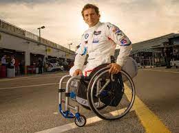 For alex zanardi, everything is a project. Starkes Video Alex Zanardi Turnt Beim Fahrerwechsel Wie Ein Ninja
