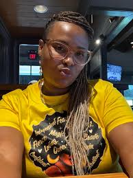 Hey y'all, I'm Lala 37, raised in Southeast Missouri hut live in the  Midwest and I am here to meet more people like myself. 8/27♍️