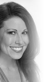 Erin Ellinger's Instagram, Twitter & Facebook