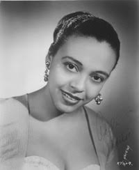 AS VOZES INVISÍVEIS DOS ASTROS DE HOLLYWOOD