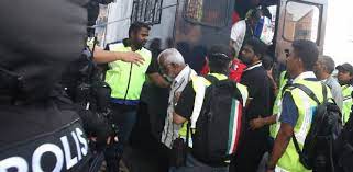 Watch full tamil movie kalai arasi starring m g ramachandran, p bhanumathi, m. 29 Men Including Datuk Charged With Being Members Of Geng 360 Devan Video