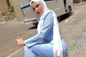 ألقت قوات الشرطة القبض على حنين حسام الطالبة بكلية الآثار في جامعة القاهرة، بتهمة التحريض على نشر الفسق والفجور، وتنتظر حنين حسام العرض على النيابة المختصة للتحقيق معها، ويوضح شبابيك كافة التفاصيل المتعلقة بالقبض على حنين حسام. Ø¹Ø§Ø¬Ù„ Ù…ØµØ§Ø¯Ø± Ø§Ù„Ù‚Ø¨Ø¶ Ø¹Ù„Ù‰ Ø­Ù†ÙŠÙ† Ø­Ø³Ø§Ù… ÙØªØ§Ø© Ø§Ù„ØªÙŠÙƒ ØªÙˆÙƒ Ø£Ù‡Ù„ Ù…ØµØ±