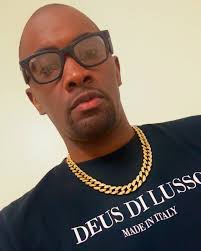 You still talking your opinions, gossiping and slandering but we over here  still keeping our lips to ourselves & ballin' in the gym 🫣🤣🫡 Support  black (and trying). @realdeusluxury #TimeisGod 🕶️: @raybanmeta