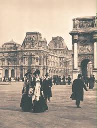 Flaner Au Louvre Oui En 1908 Tres Chic Histoire Paris France Art Photo Vieux Paris Photos Historiques Photographie Ancienne