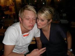 He is a swedish comedian and actor. Jag Ska Nog Lyckas