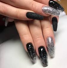 That dress, if paired with some gorgeous silver nail art, will nail your look. Updated 50 Elegant Black And Silver Nails August 2020