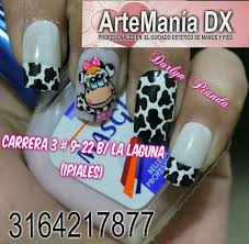 Claro está que los pies suelen ser una de las partes del cuerpo más olvidas y por eso es menos común arregarlos, sobre todo cuando ellos no están tan visibles, como es en el caso del verano. Unas Decoradas Manicura De Unas Unas De Maquillaje Unas Decoradas Con Munecos