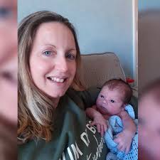 New mum left in tears by strangers' gestures to her at Farmfoods