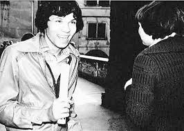 Zpěvák, muzikálový herec, zahradník, milovník subaru, cestovatel. Zpevak Pavel Vitek 56 Kvuli Lasce Ke Klukovi Poznal Bidu I Hlad Ahaonline Cz