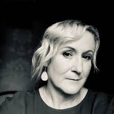 Susan Lloyd's Instagram, Twitter & Facebook