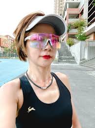 12月的第一跑跑到後面突然腳趾麻了還以為是天氣冷原來是腳趾掛彩了🦶🏻🩸 請教各位先進應該要怎麼避免黑指甲…..