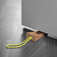 Seine keilform ermöglicht außerdem einen flexiblen einsatzbereich, sodass er bequem vor bzw. Pax 3d Door Wedge