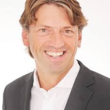 Helmut Frank's Instagram, Twitter & Facebook