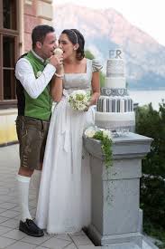 Das Dirndl Als Brautkleid Hochzeitskleid Dirndl Dirndl Hochzeit Dirndl Brautkleid