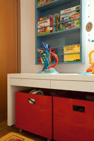 Caixa Com Rodinhas Para Guardar Brinquedos Nichos Caixas Com Rodizios E Moveis Sob Medida Organizam Quarto Da Crianca Armario Para Brinquedos Sala De Brinquedos Decoracao Quarto De Crianca