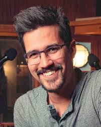 Alex Grizzell's Instagram, Twitter & Facebook