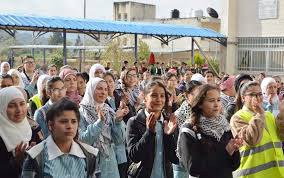 وبين المرشحين المفترضين الآخرين، حصل كل من رئيس حكومة التوافق الوطني رامي الحمدالله والقيادي المفصول عن حركة فتح محمد دحلان على 6% من أصوات المستطلعين، بينما حصد السياسي المقيم في الضفة الغربية مصطفى البرغوثي ورئيس المكتب. Ø¬ÙØ¯Øª Ø¹Ø§ÙØ´ Ø§ÙØ¨Ø±ØºÙØ«Ù Ø¹ÙÙ ÙÙ Ø£Ø¹ÙØ§Ù Sabri Saidam ØµØ¨Ø±Ù ØµÙØ¯Ù Facebook