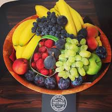 Fruit O Bureau Est Sur Pinterest Fruit Basket Delivery Fruit Food