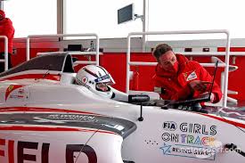 Maya weug, de 16 años, ha hecho historia al ser elegida como la primera mujer de la historia en el programa de la academia ferrari de pilotos (fda), y con la mayor puntuación jamás obtenida por. Lndobfrg3wxonm