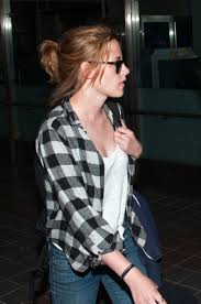 Kristen stewart's hairstyle was a major highlight for us: Kristen Stewart Casual Messy Ponytail Hairstyle For Short Hair Hairstyles Weekly