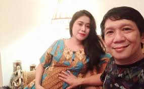 Apakah ini kisah cinta yang sepihak saja. Pelakon Cinta Antara Benua Olive S Journey Dj Sampai Kapan Kan Kamu Buktikan