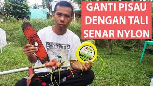 Grass) adalah tumbuhan monokotil yang memiliki daun berbentuk sempit meruncing yang tumbuh dari dasar batang. Memasang Tali Senar Mesin Potong Rumput Youtube