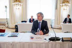 File:Predsednik vlade dr. Robert Golob ...