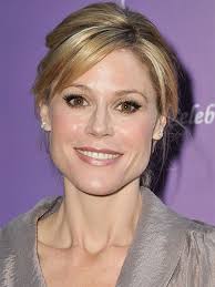 Learn how to imitate her styles and make your own hair look like the hair of julie bowen. Julie Bowen Emmy Awards Nominations And Wins Television Academy