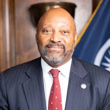 Chris Wool '71 Puts His Own Spin