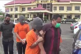 Artis inisial an yang ditangkap polisi terkait narkoba masih diperiksa intensif. Jadi Pemasok Narkoba Artis Cantik Di Situbondo Ditangkap Saat Pesta Sabu