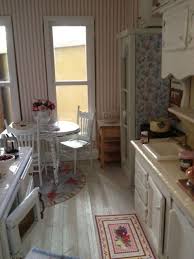 Desde las baldosas hasta el fregadero está hecho a mano. Cocina Casas En Miniatura Muebles Para Casa Casas De Munecas