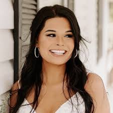 Danielle Lean's Instagram, Twitter & Facebook