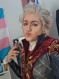 Dawnstar gets another visual reference collage! This costume debuted in  2008 and was designed by Gary Frank.