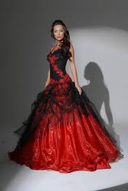 Schwarzes Brautkleid Fur Die Moderne Braut Schwarzes Brautkleid Hochzeitskleid Brautkleid