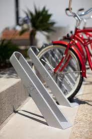 Bay City Bike Racks Shown With Aluminum Texture Powdercoat Cityfurniture Arredo Urbano Design Urbano Idee Di Arredamento