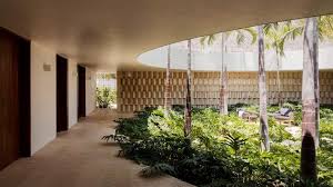 Mexican Coastal House By Cdm Circles Tropical Courtyard Mexican Courtyard Patio Stones Courtyard Design