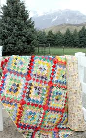 Vintage 30s feedsack seven sisters quilt top 96x78 stars. A Finished Scrappy Trip Around The World Quilt Diary Of A Quilter A Quilt Blog
