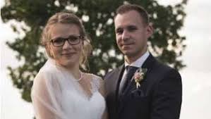 Viele paare beschließen direkt nach den ersten sechs wochen, dass die wissenschaft unrecht hatte und die ehe wieder beendet werden soll. Hochzeit Auf Den Ersten Blick Ehe Des Schongauer Spd Ortsvorsitzenden Daniel Blum Endet Im Streit Film Tv Serien