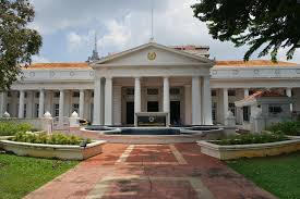 Baginda merupakan anak kedua tunku badlishah bersama tunku. Sultan Abdul Halim Mu Adzam Shah Ibni Almarhum Sultan Badlishah Wikiwand
