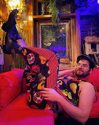 Bio — Sam Herschel Wein