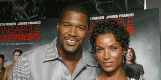 Strahan's ex called the police on him, reporting that he abused her. Untold Truth Of Michael Strahan S Ex Wife Wanda Hutchins