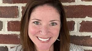 Kristen Saunders's Instagram, Twitter & Facebook