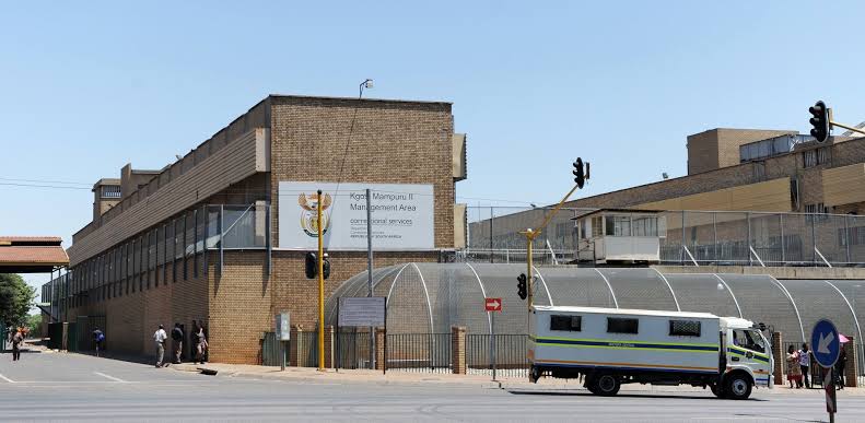 Pistorius spends first night in single jail cell – San Diego Union-Tribune