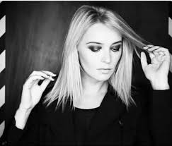 Actrița face față cu greu antrenamentului / foto. Fani Diana Dumitrescu Home Facebook