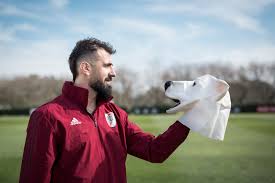 The perfect pratto oso river animated gif for your conversation. Lucas Pratto El Oso Que Se Conmebol Libertadores Facebook